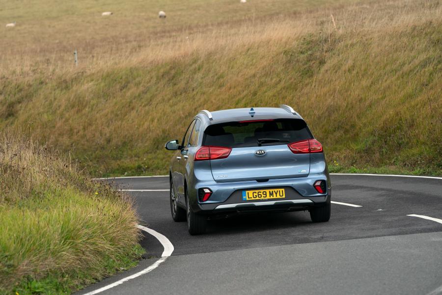  Kia Niro Plug-In Hybrid (DE) 2019 года  (UK) (фото 3 из 40)